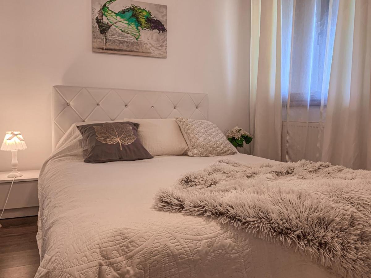 Apartment 2 Rooms Luxury Bucharest Exterior photo