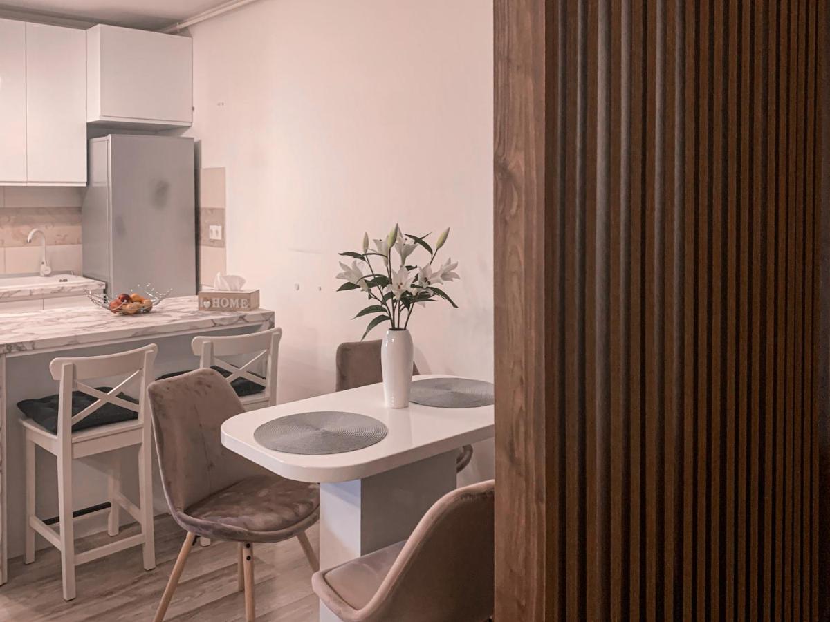 Apartment 2 Rooms Luxury Bucharest Exterior photo